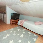 Rukan Taikavuosselin Helmi 8 B By Interhome Рука