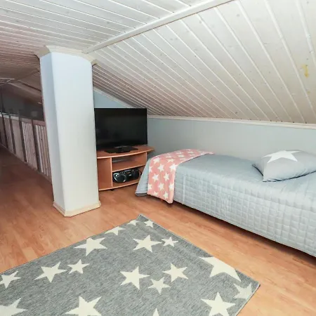 펜션 Rukan Taikavuosselin Helmi 8 B By Interhome 루카