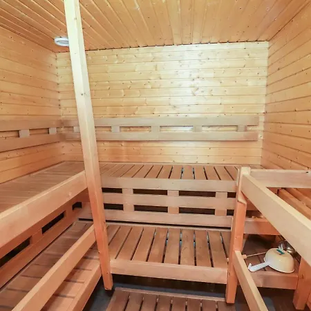 펜션 Rukan Taikavuosselin Helmi 8 B By Interhome 루카