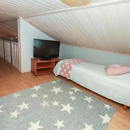 Rukan Taikavuosselin Helmi 8 B By Interhome Ruka
