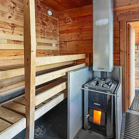 Rukan Taikavuosselin Helmi 8 B By Interhome